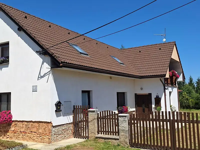 Prodej rodinného domu 208 m², pozemek 2171 m², Lhotka u Radnic – náhled fotky 1