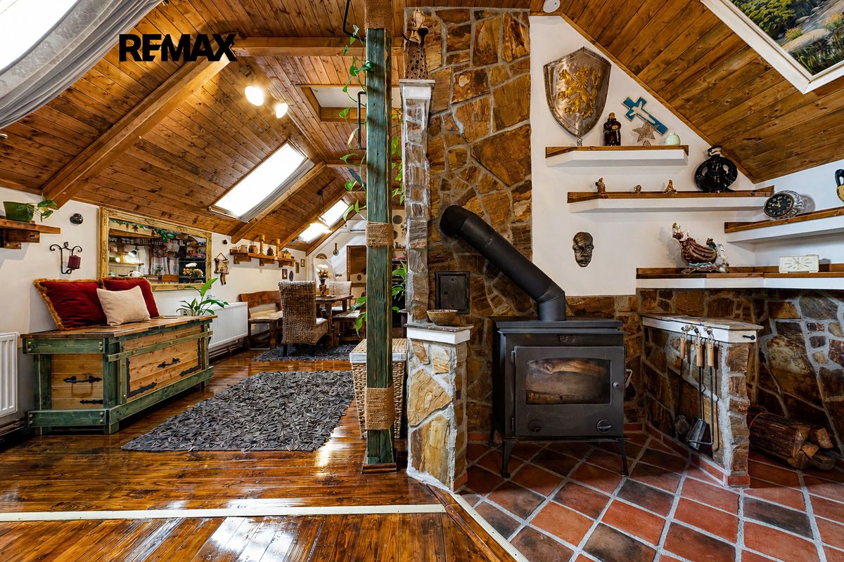 Prodej rodinného domu 200 m², pozemek 152 m² – fotografie 3