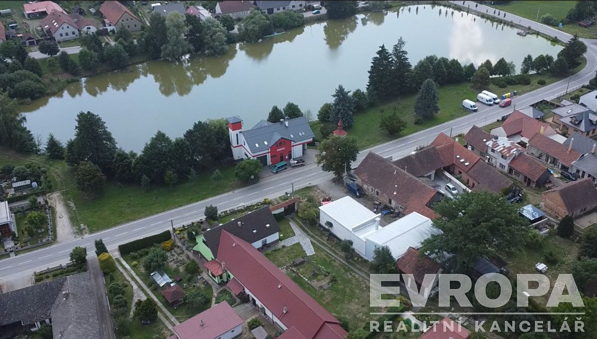 Prodej rodinného domu 301 m², pozemek 872 m²