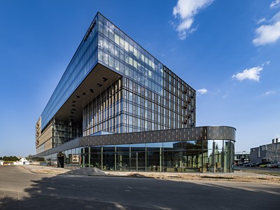 Pronájem obchodního prostoru 855 m²