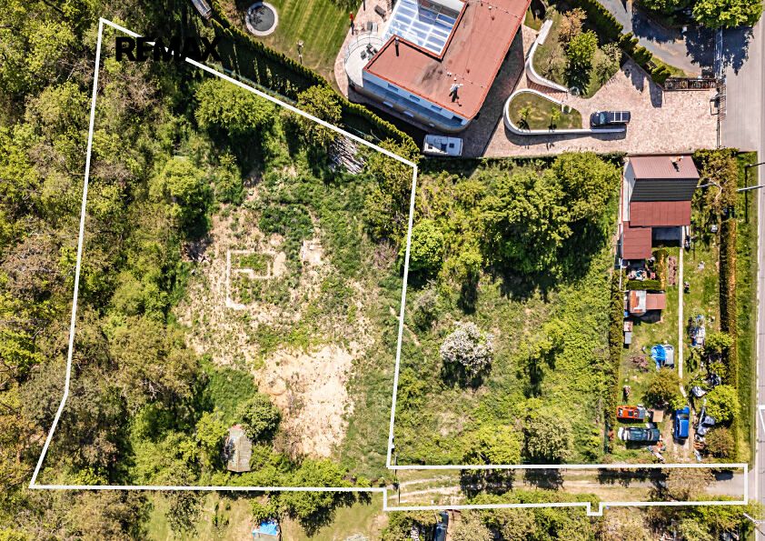 Prodej stavebního pozemku 1885 m²