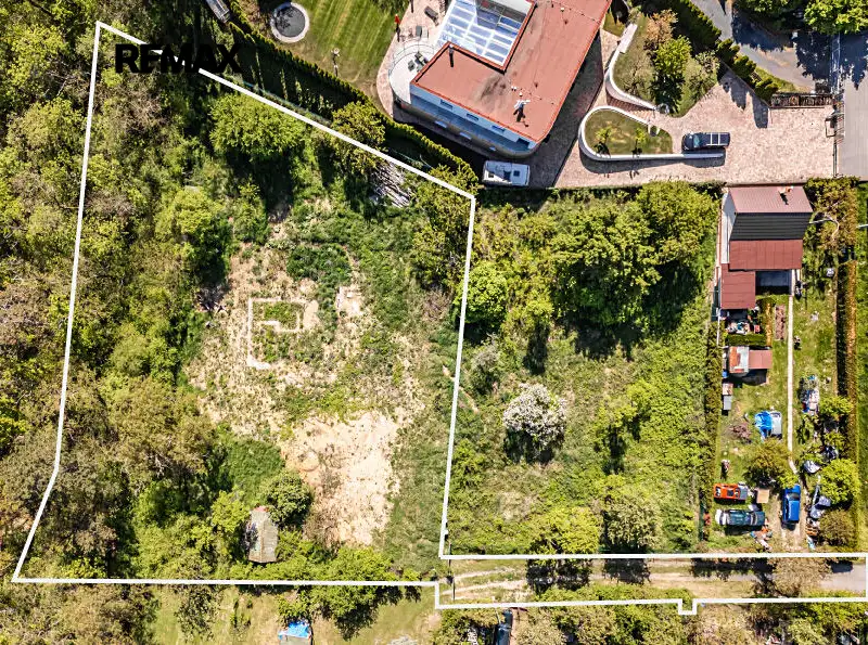 Prodej stavebního pozemku 1885 m², Husinec – náhled fotky 1