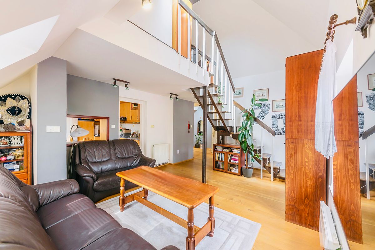 Prodej vícegeneračního domu 544 m², pozemek 1618 m²