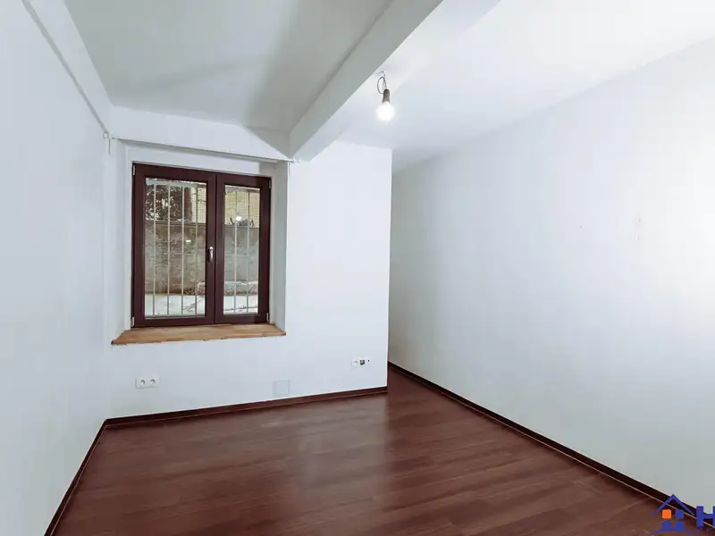 Pronájem kanceláře 39 m², Praha – náhled fotky 3