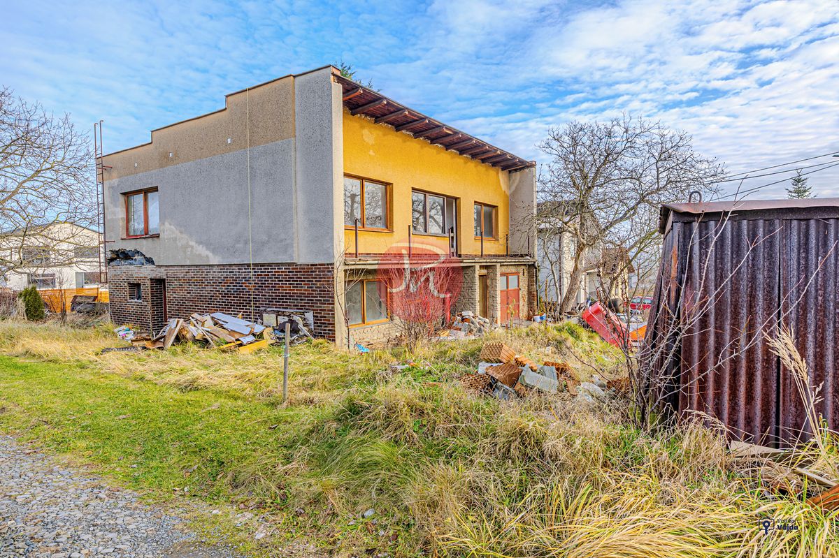 Prodej rodinného domu 240 m², pozemek 687 m²