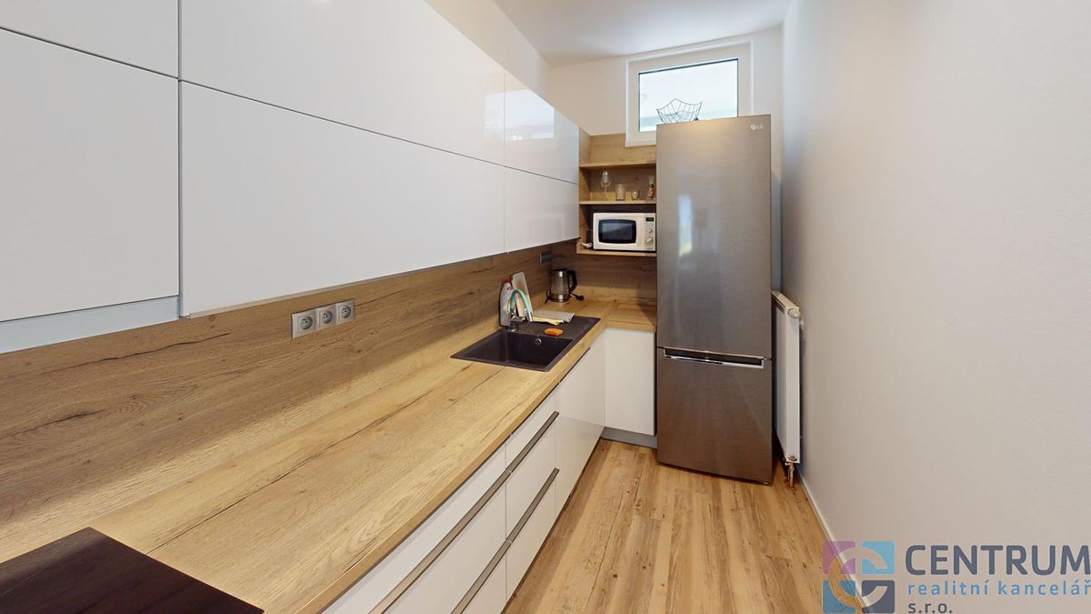 Pronájem bytu 1+kk 47 m² – fotografie 4