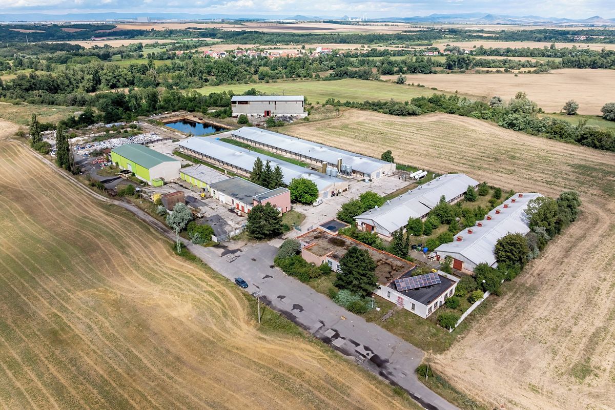 Prodej výrobní haly, prostoru 3347 m²