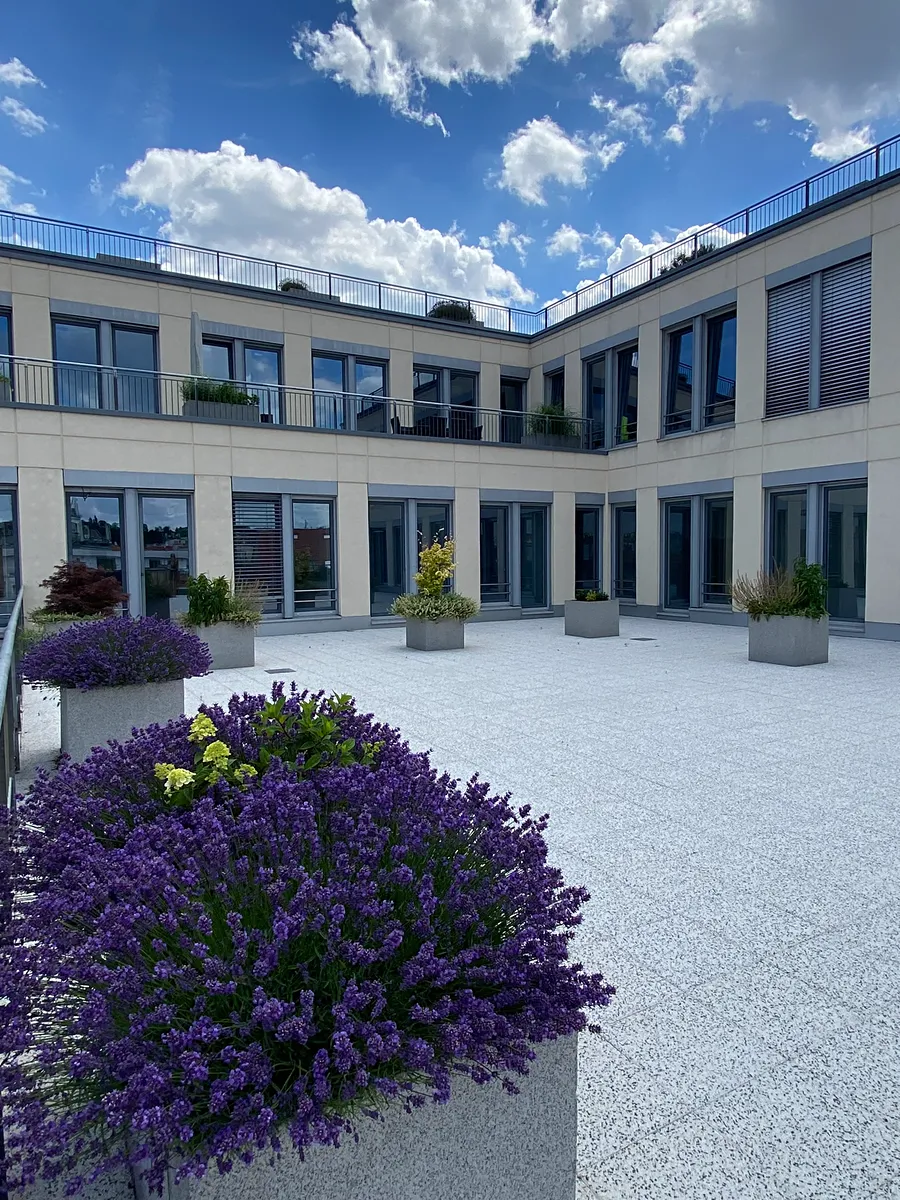 Pronájem kanceláře 1722 m²