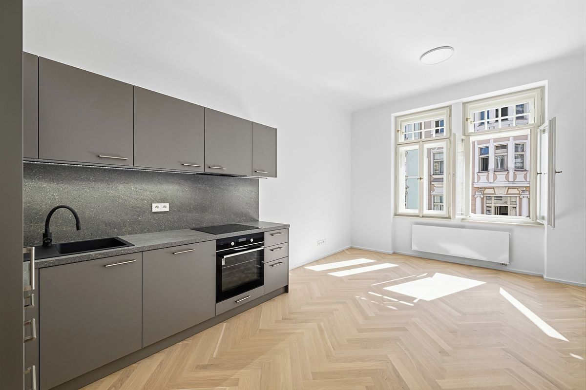 Pronájem bytu 4+kk 87 m²