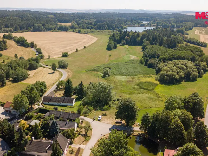 Prodej stavebního pozemku 1609 m², Slavonice – náhled fotky 2