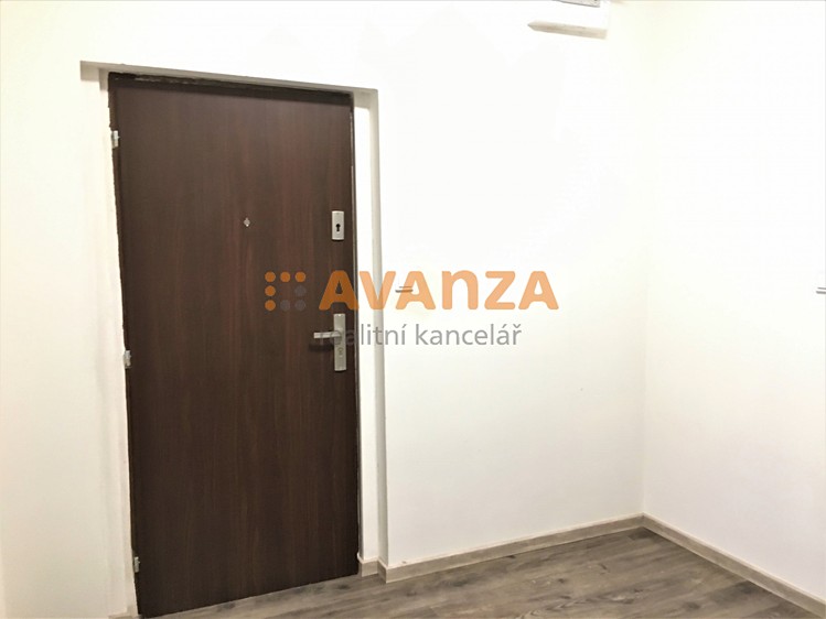 Pronájem bytu 1+1, 38 m² (2 z 5)