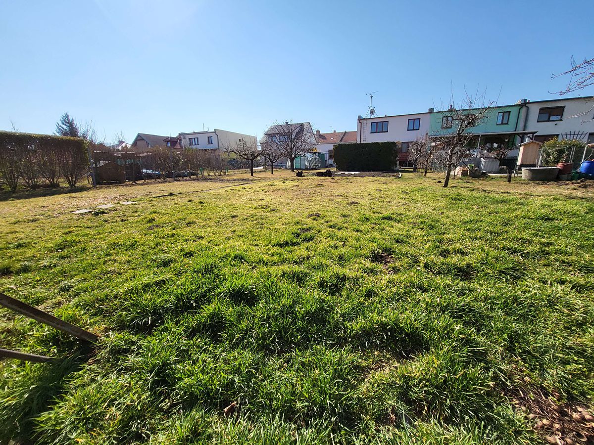 Prodej stavebního pozemku 300 m²