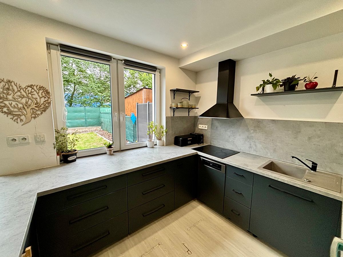 Prodej rodinného domu 90 m², pozemek 115 m² – fotografie 2