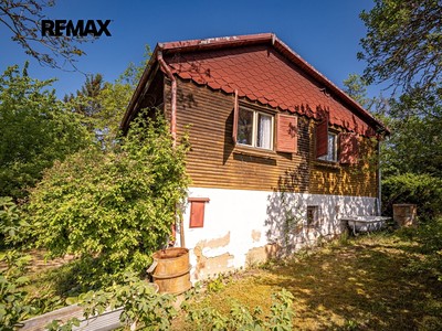 Prodej  stavebního pozemku 1 963 m²