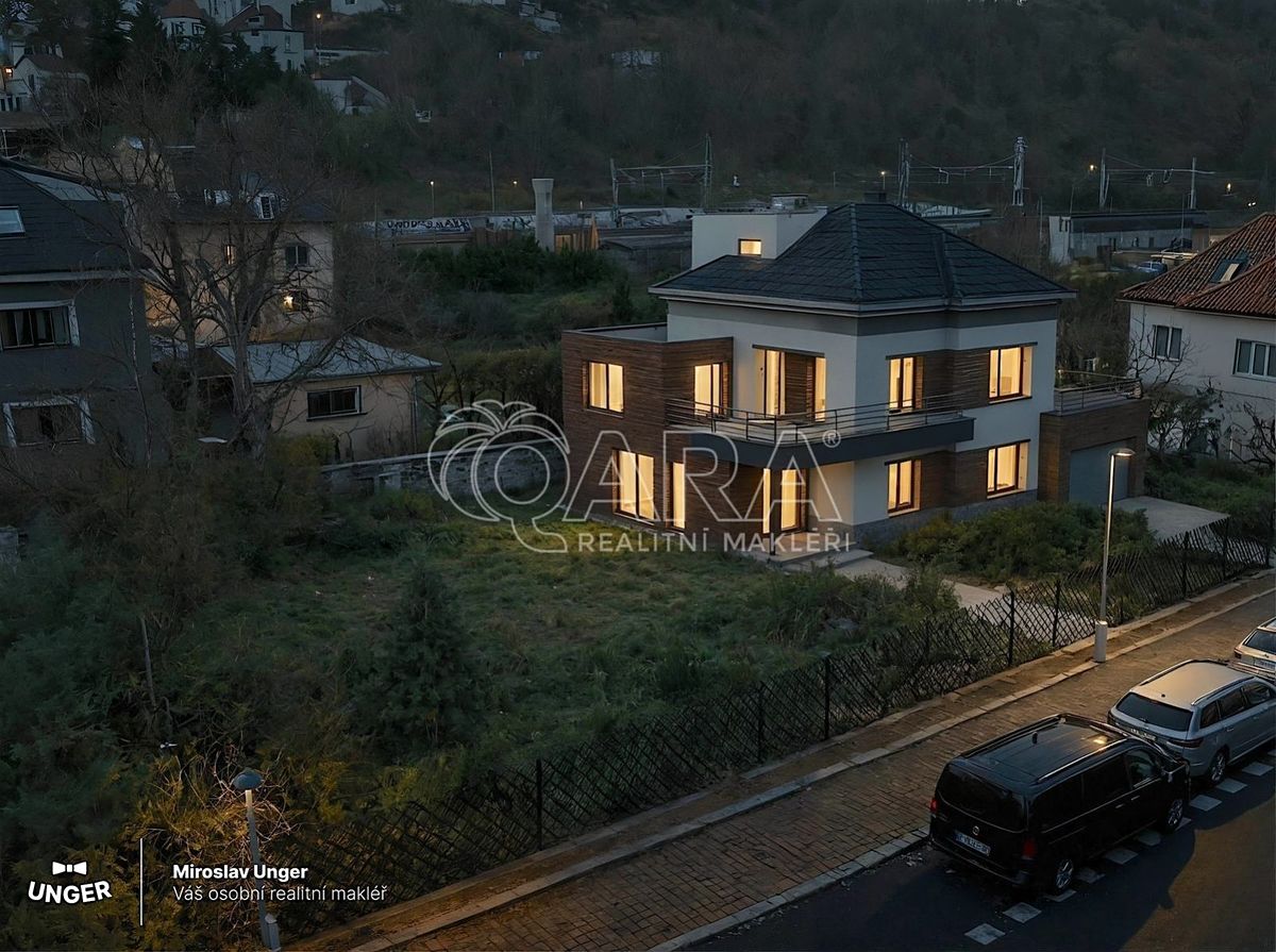 Prodej vily 274 m², pozemek 847 m²