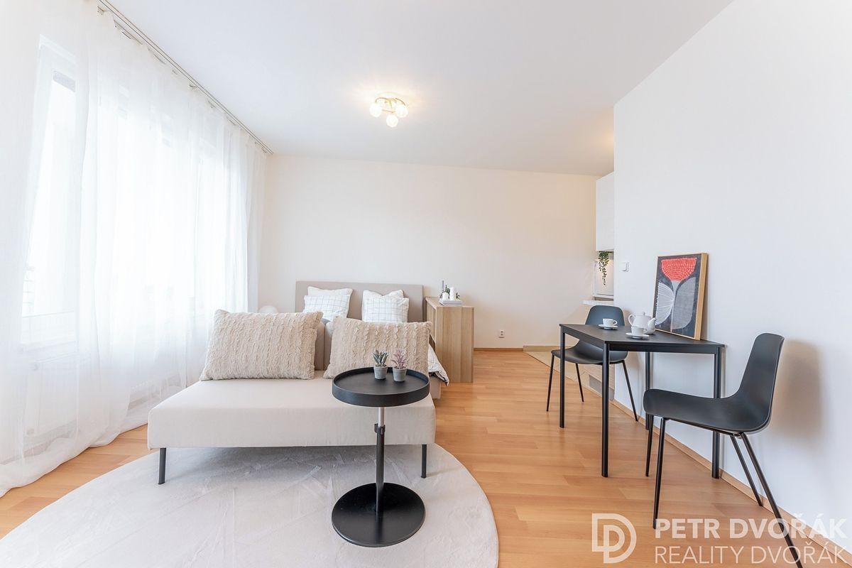 Prodej bytu 1+kk 38 m² – fotografie 2