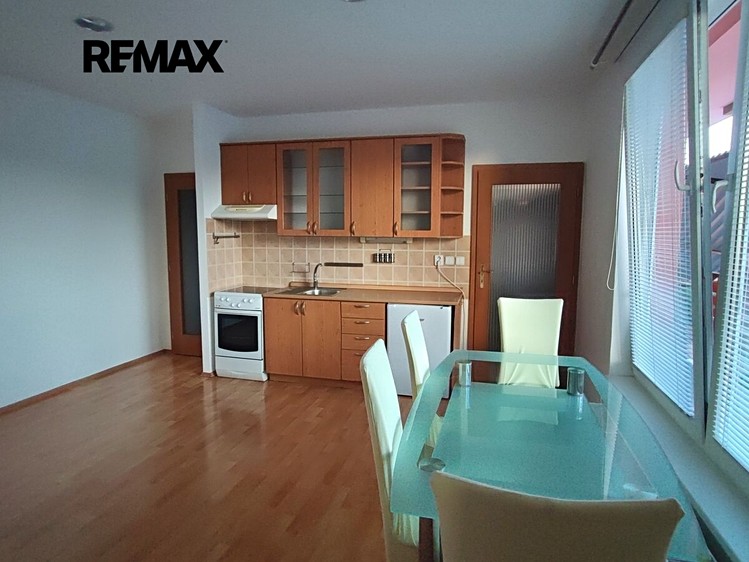 Комерційне приміщення на продаж, 700 м² (38 з 43)