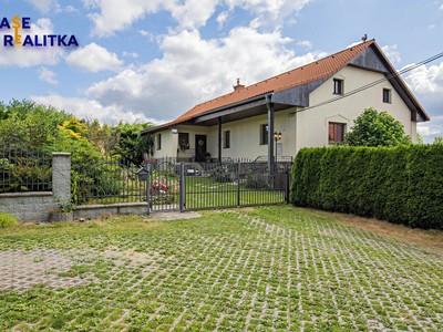 Prodej  rodinného domu 180 m², pozemek 2 022 m²