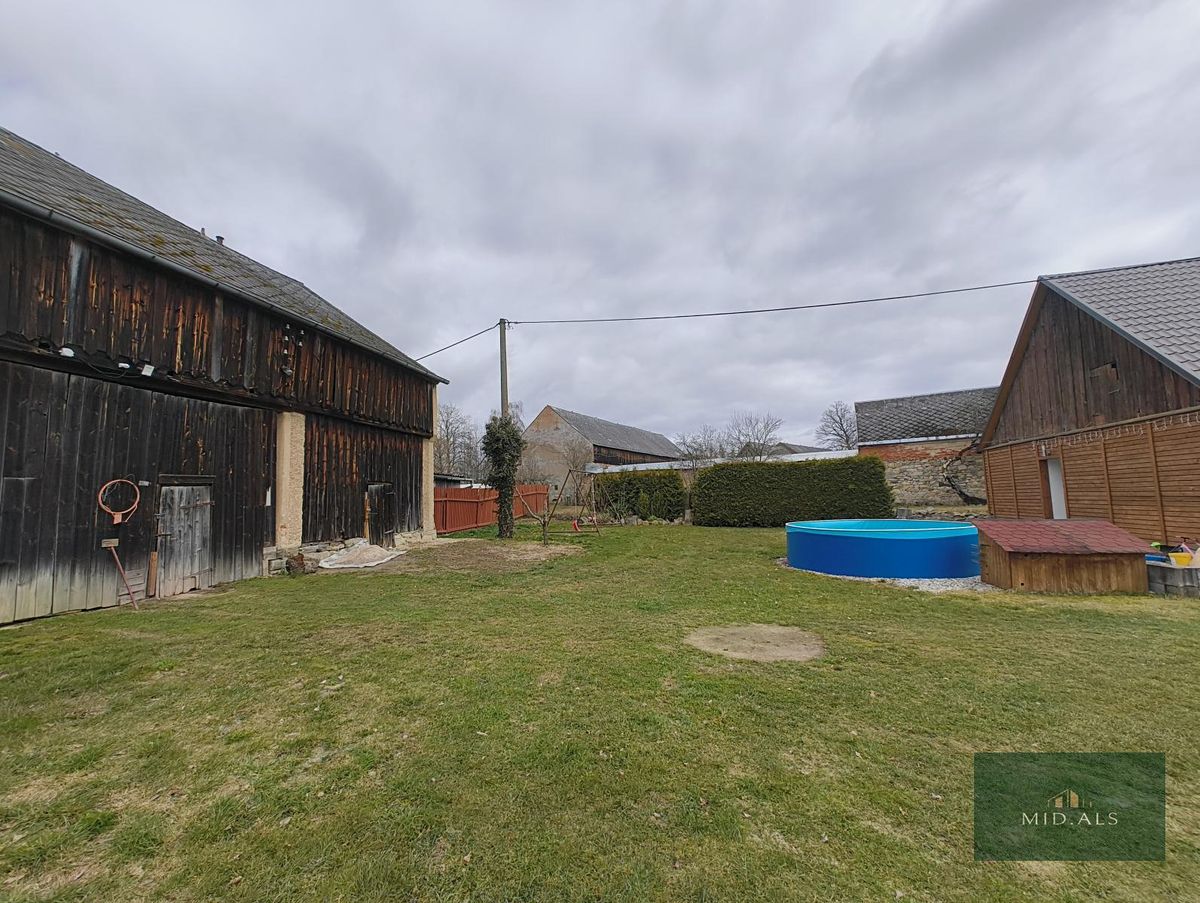 Prodej rodinného domu 200 m², pozemek 1301 m² – fotografie 5