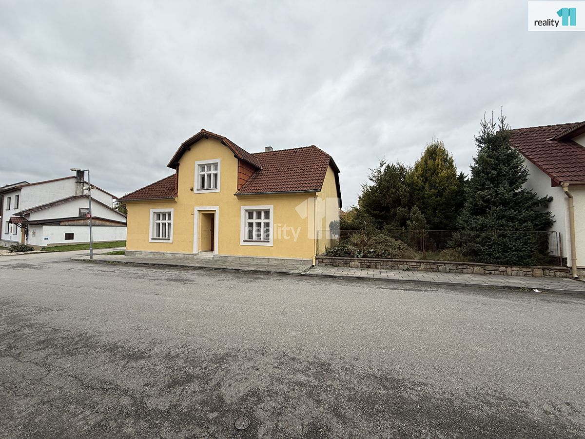Prodej rodinného domu 137 m², pozemek 1331 m² – fotografie 3