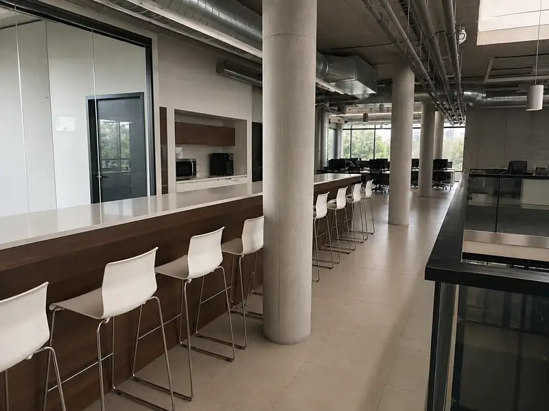 Pronájem kanceláře 440 m², Praha – náhled fotky 3