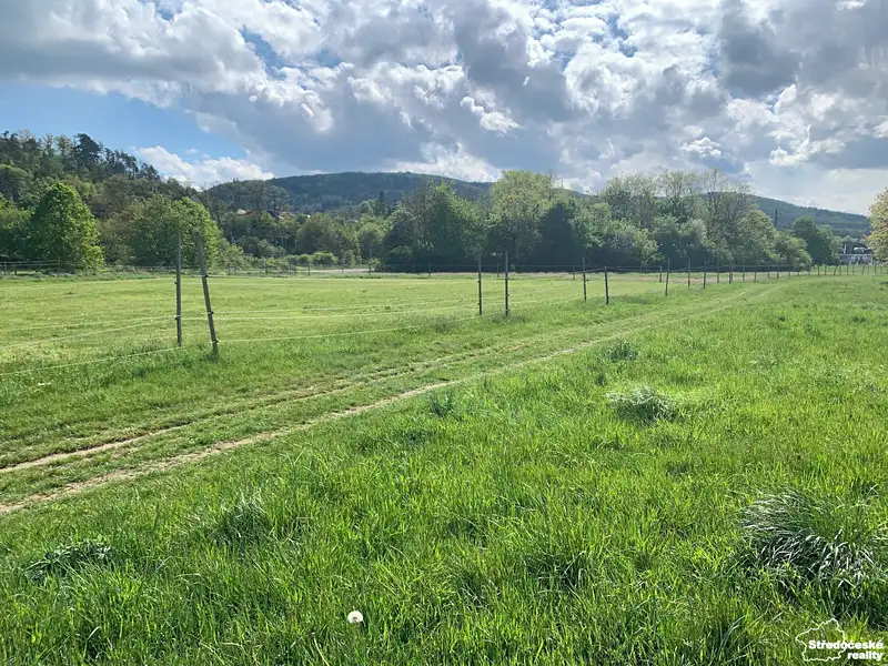 Prodej komerčního pozemku 45324 m², Všenory – náhled fotky 2
