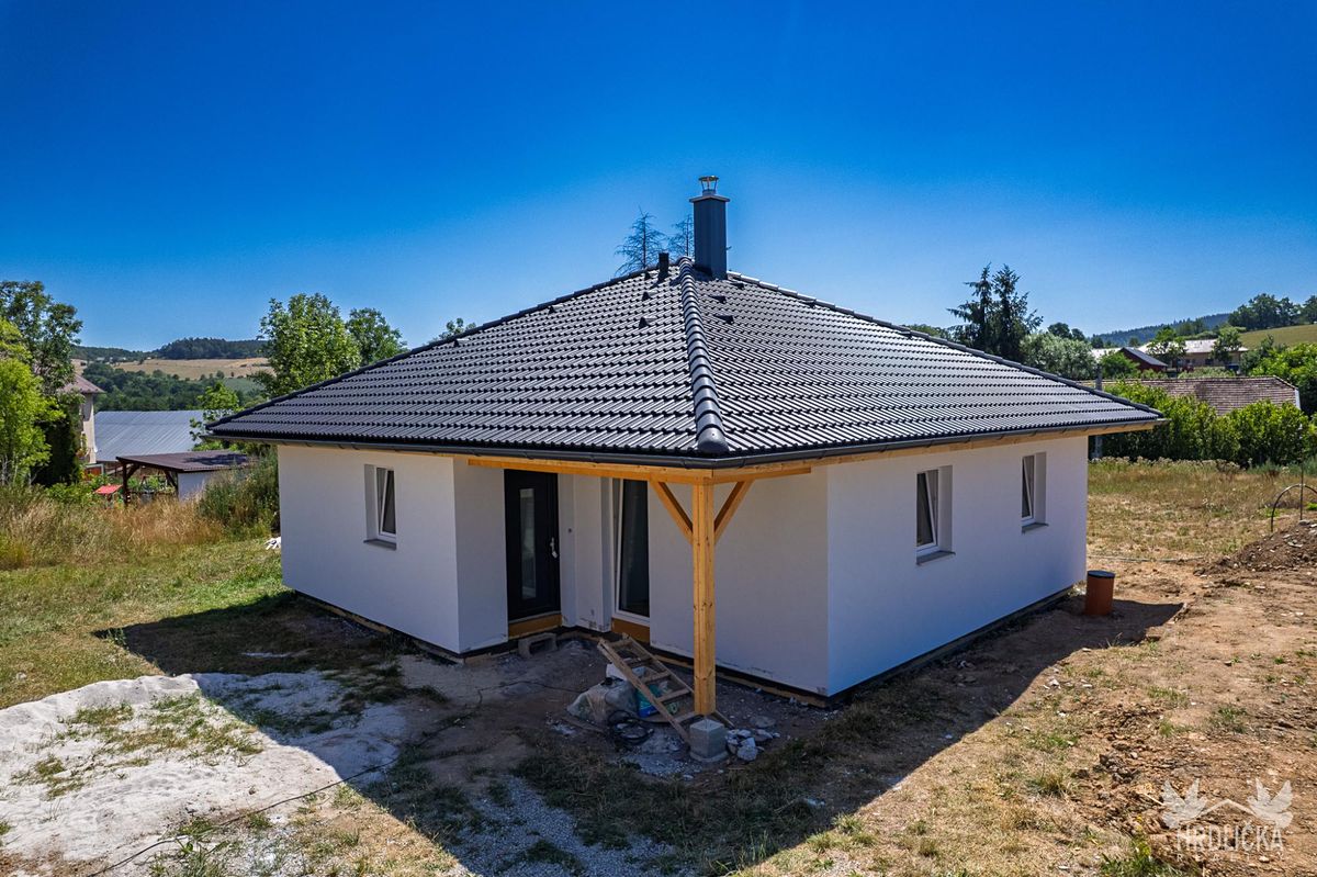Prodej rodinného domu 80 m², pozemek 808 m² – fotografie 2