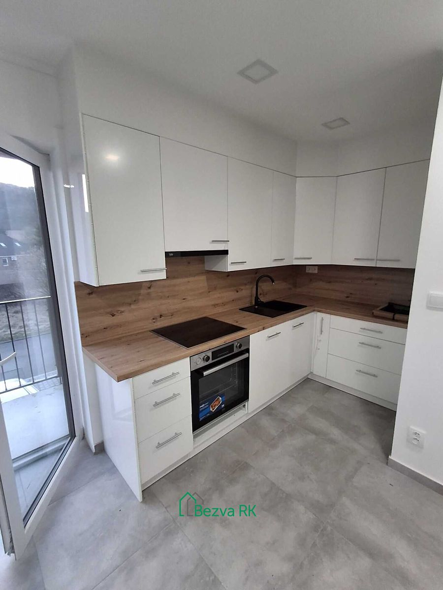 Pronájem bytu 2+kk 48 m² – fotografie 3