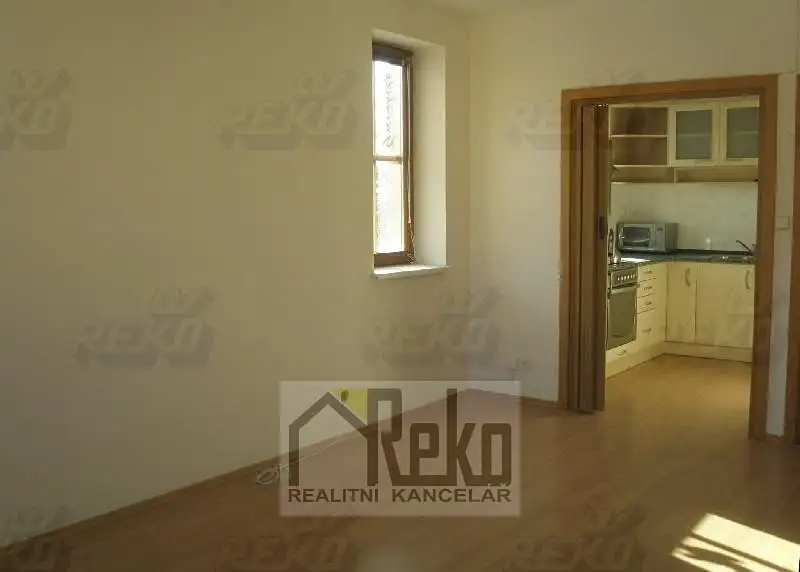 Pronájem bytu 4+1 112 m², Beroun – náhled fotky 3