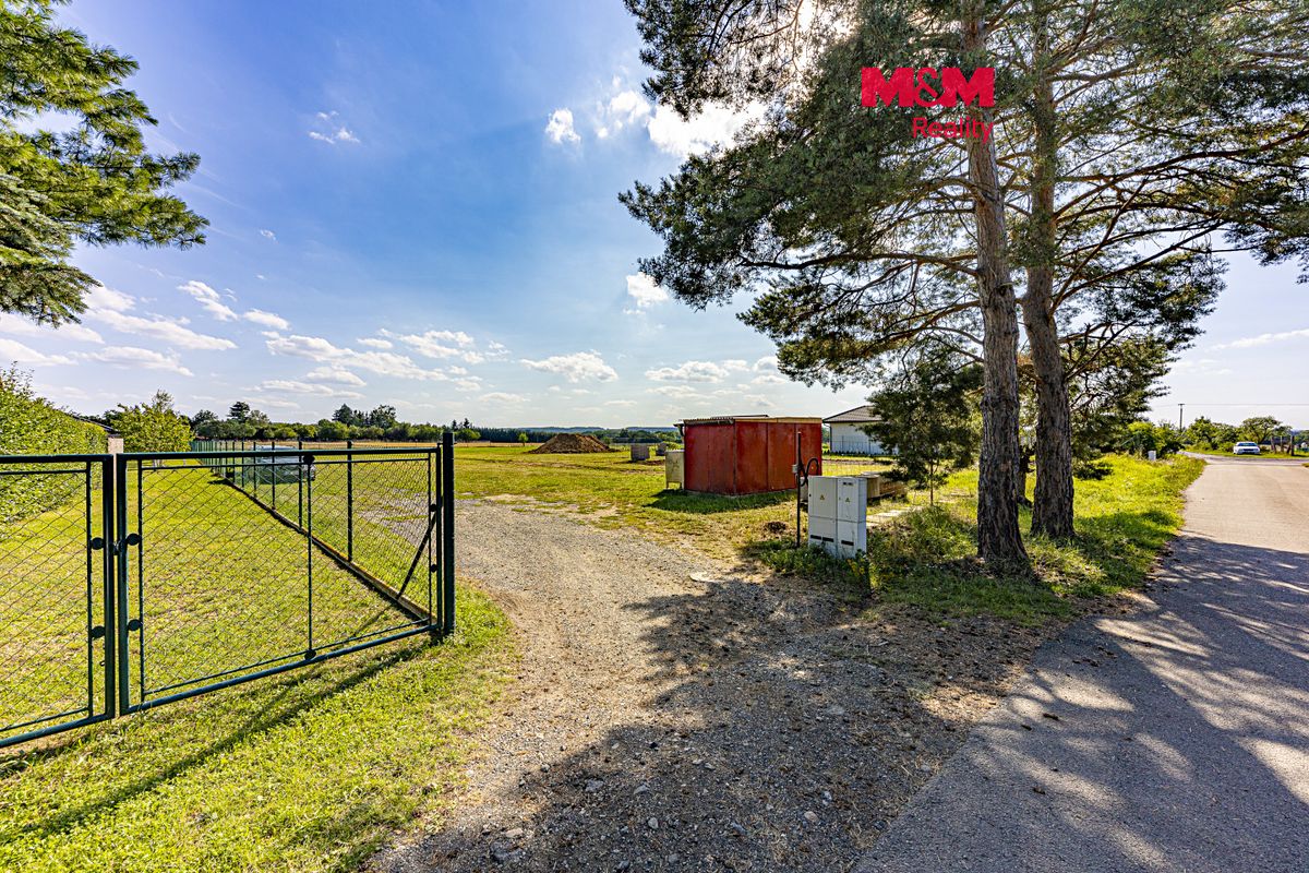 Prodej stavebního pozemku 3268 m², Krchleby – fotka 1 z 3
