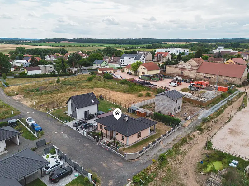 Prodej rodinného domu 115 m², pozemek 609 m², Úherce – náhled fotky 1