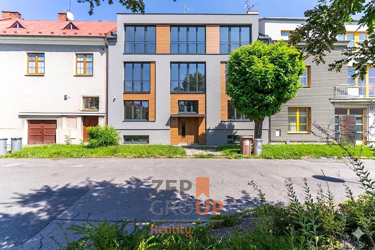 Prodej rodinného domu 228 m², pozemek 717 m²