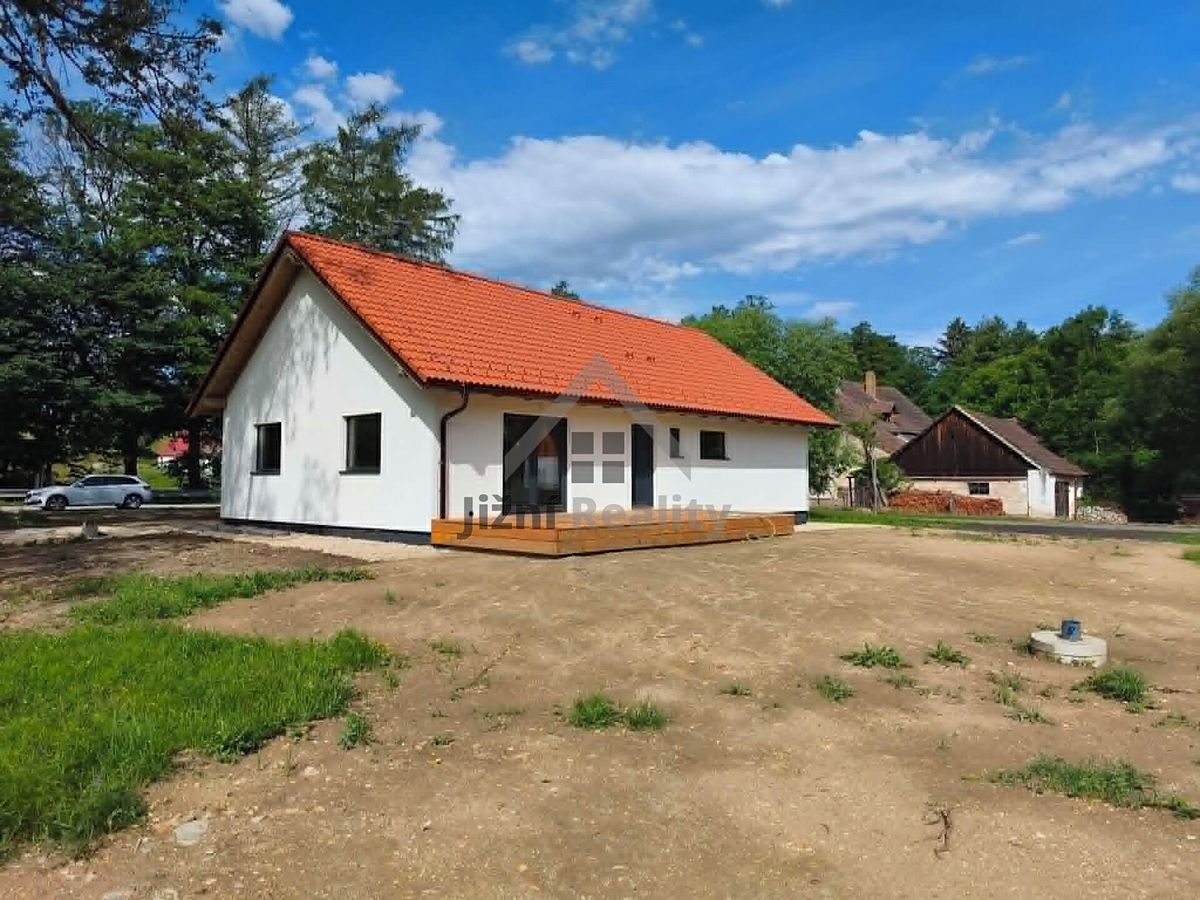 Prodej rodinného domu 120 m², pozemek 1300 m² – fotografie 5