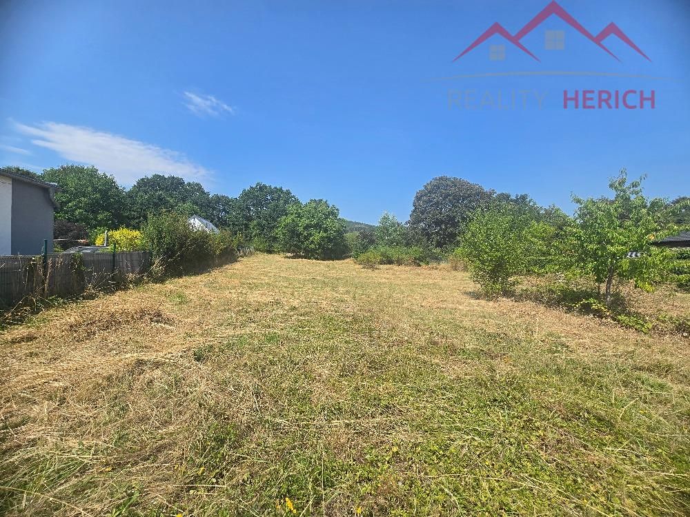 Prodej stavebního pozemku 1943 m² – fotografie 2