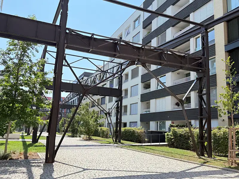 Prodej bytu 2+kk 56 m², Praha – náhled fotky 1