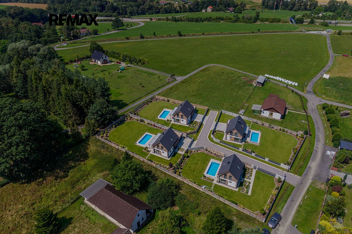 Prodej stavebního pozemku 4127 m² – fotografie 2