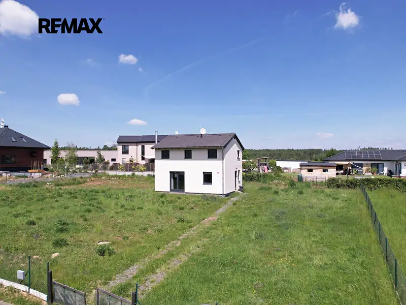 Prodej rodinného domu 127 m², pozemek 1508 m², Jevany – náhled fotky 2