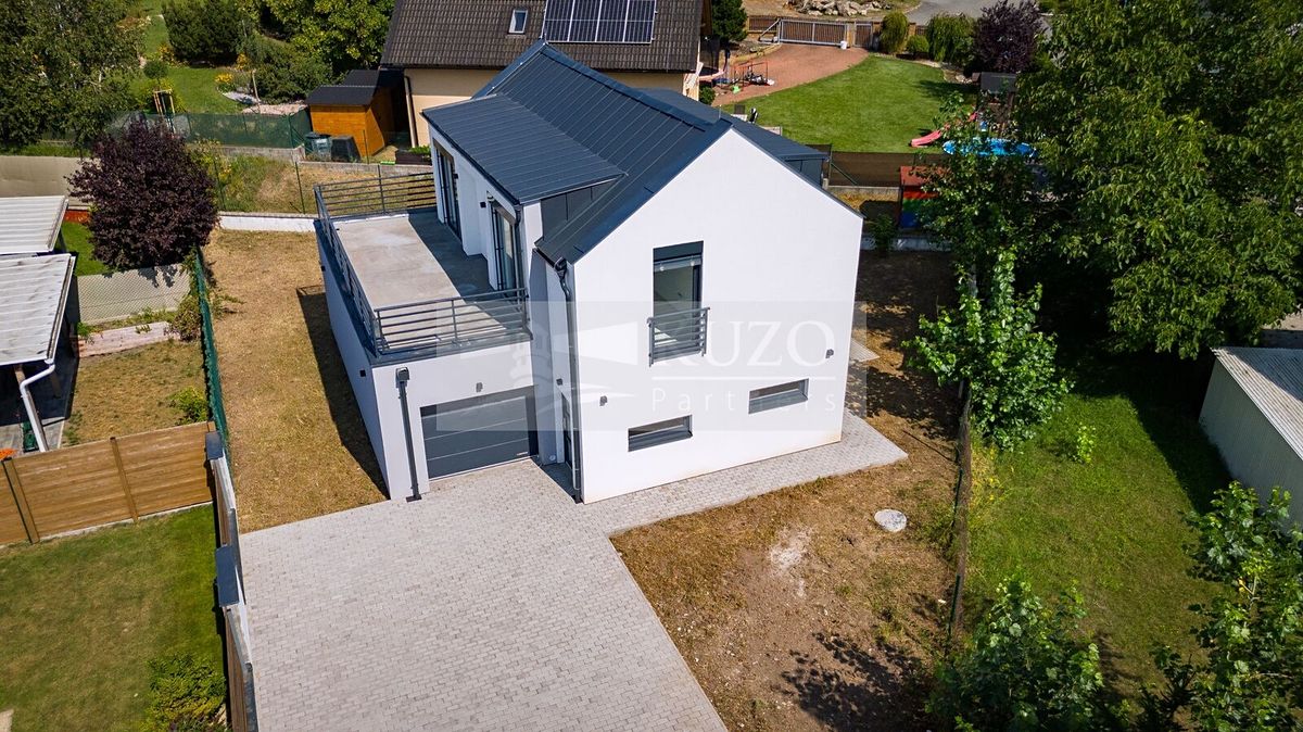 Pronájem rodinného domu 165 m², pozemek 655 m²
