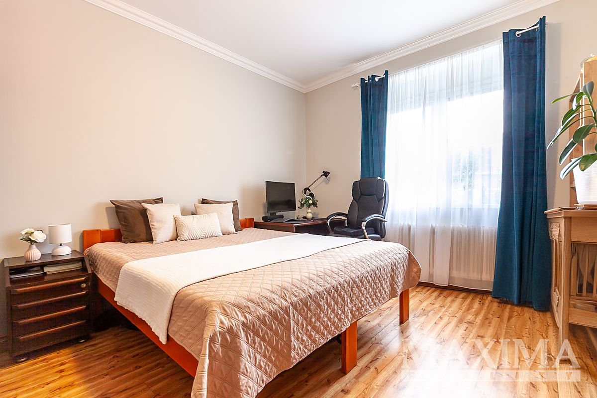 Prodej rodinného domu 255 m², pozemek 384 m² – fotografie 3