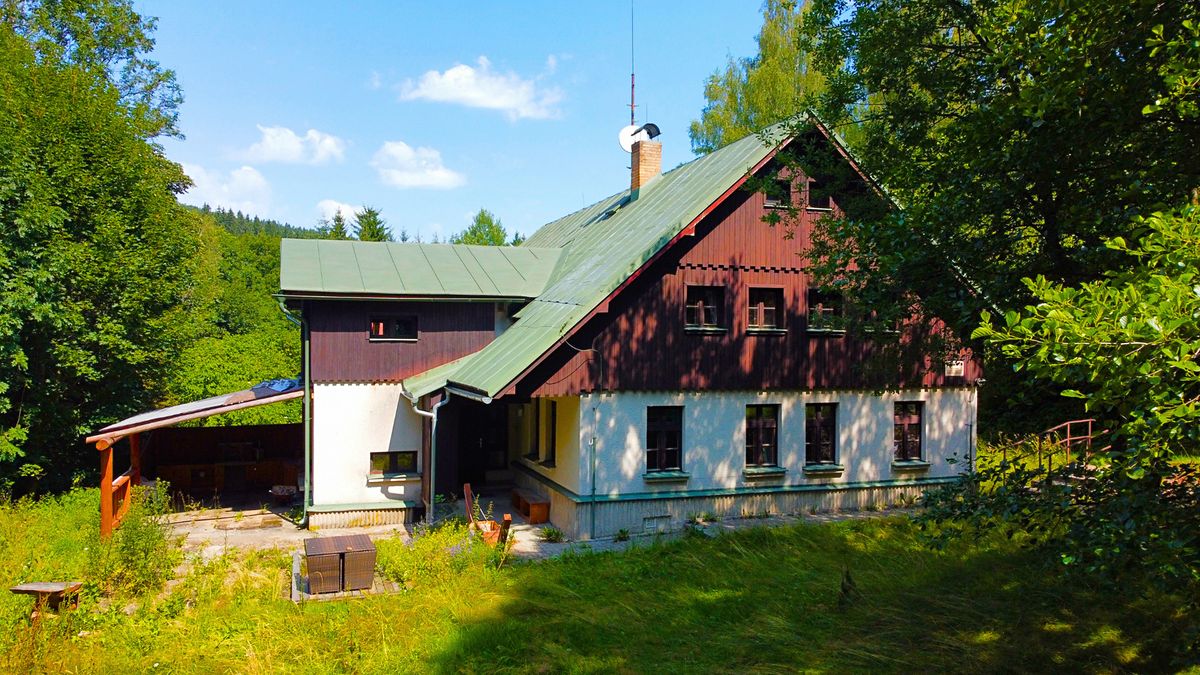 Prodej ubytovacího zařízení 425 m²