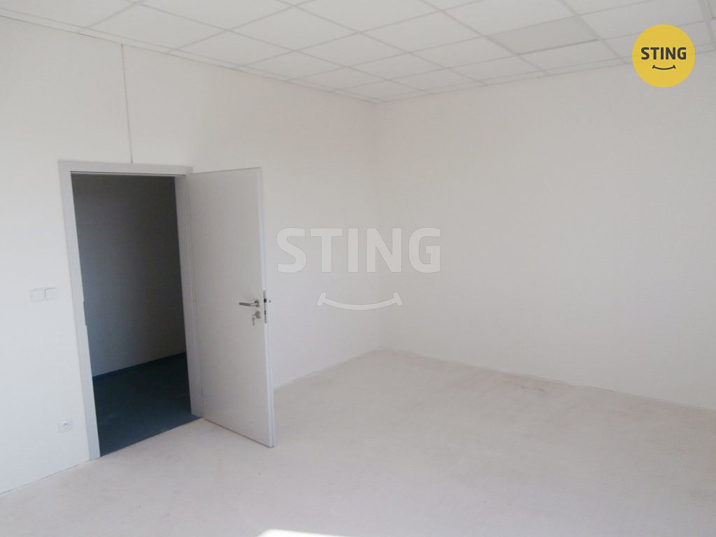 Pronájem kanceláře 504 m² – fotografie 2