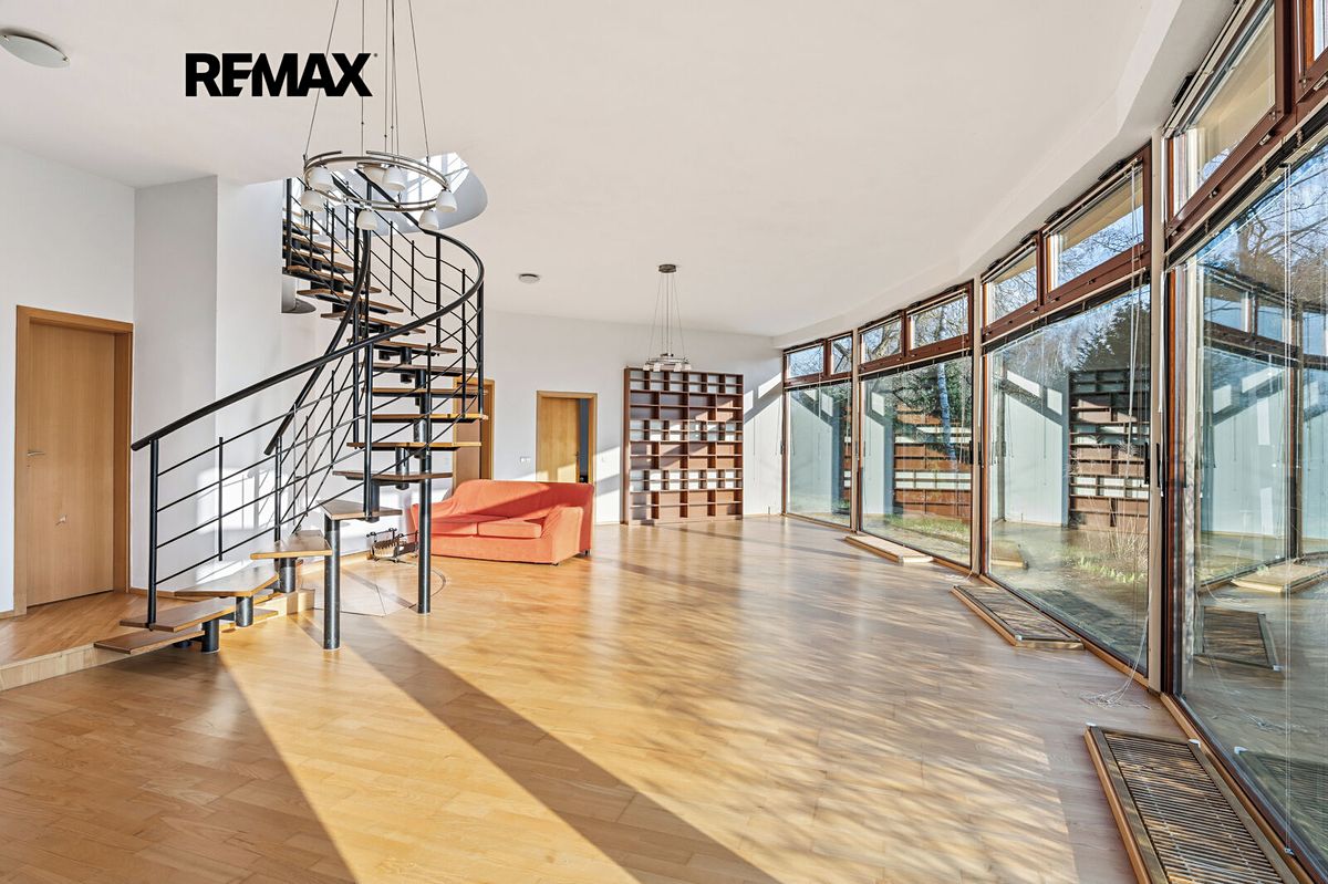 Prodej rodinného domu 311 m², pozemek 4029 m² – fotografie 3