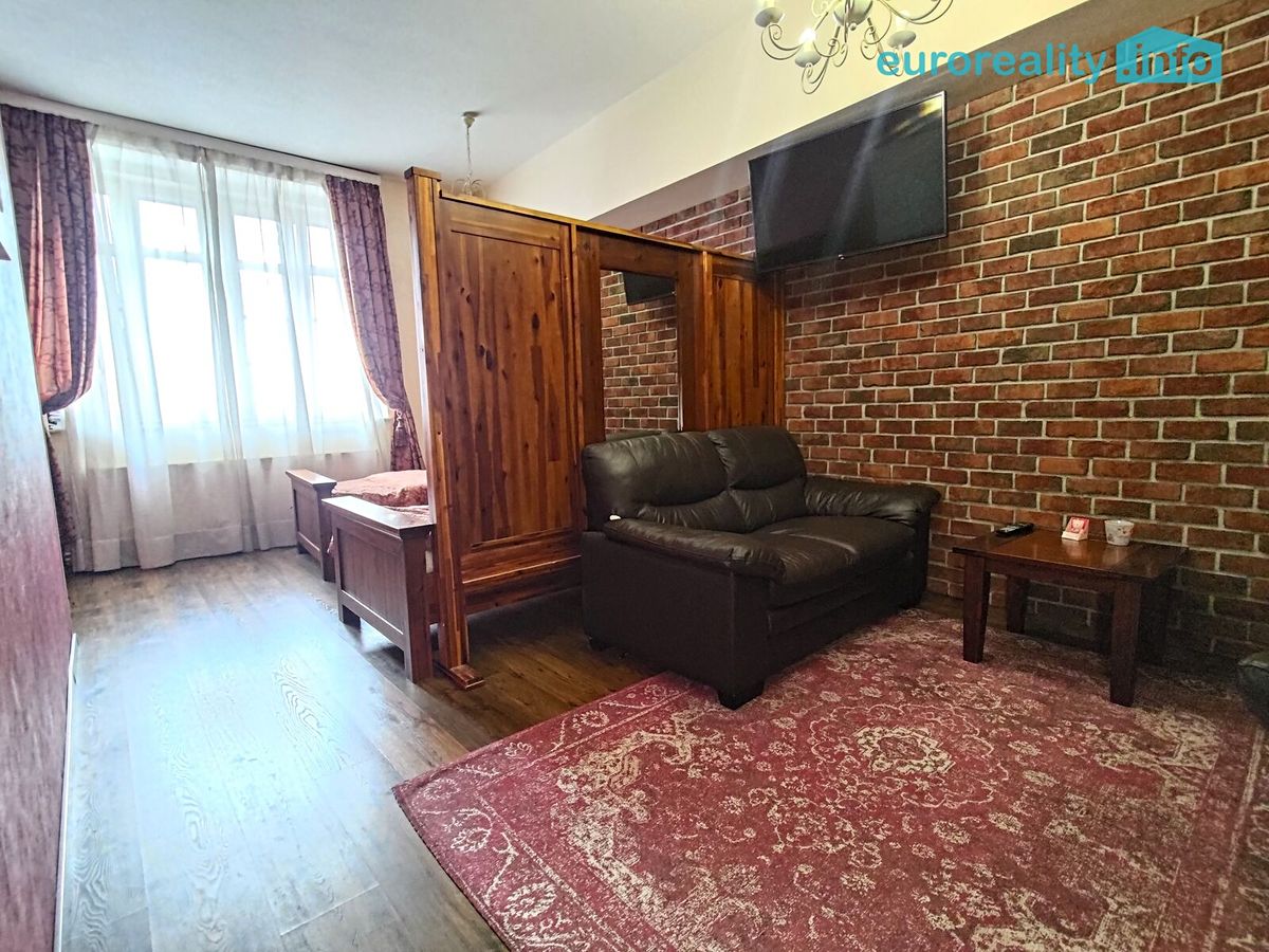 Pronájem bytu 2+1 80 m² – fotografie 2
