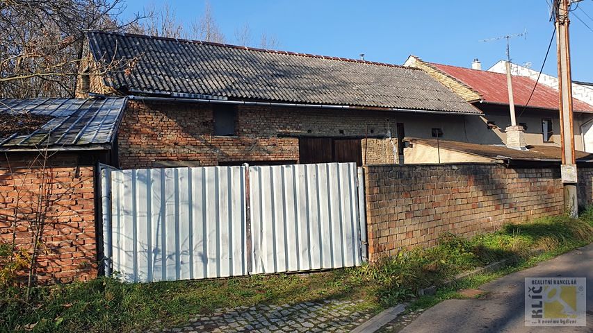 Prodej rodinného domu 100 m², pozemek 808 m² – fotografie 2