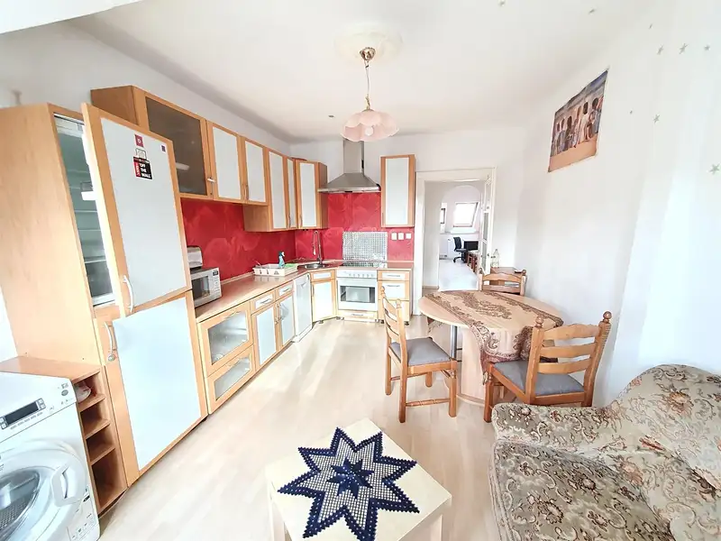 Pronájem bytu 3+1 100 m², Praha – náhled fotky 1