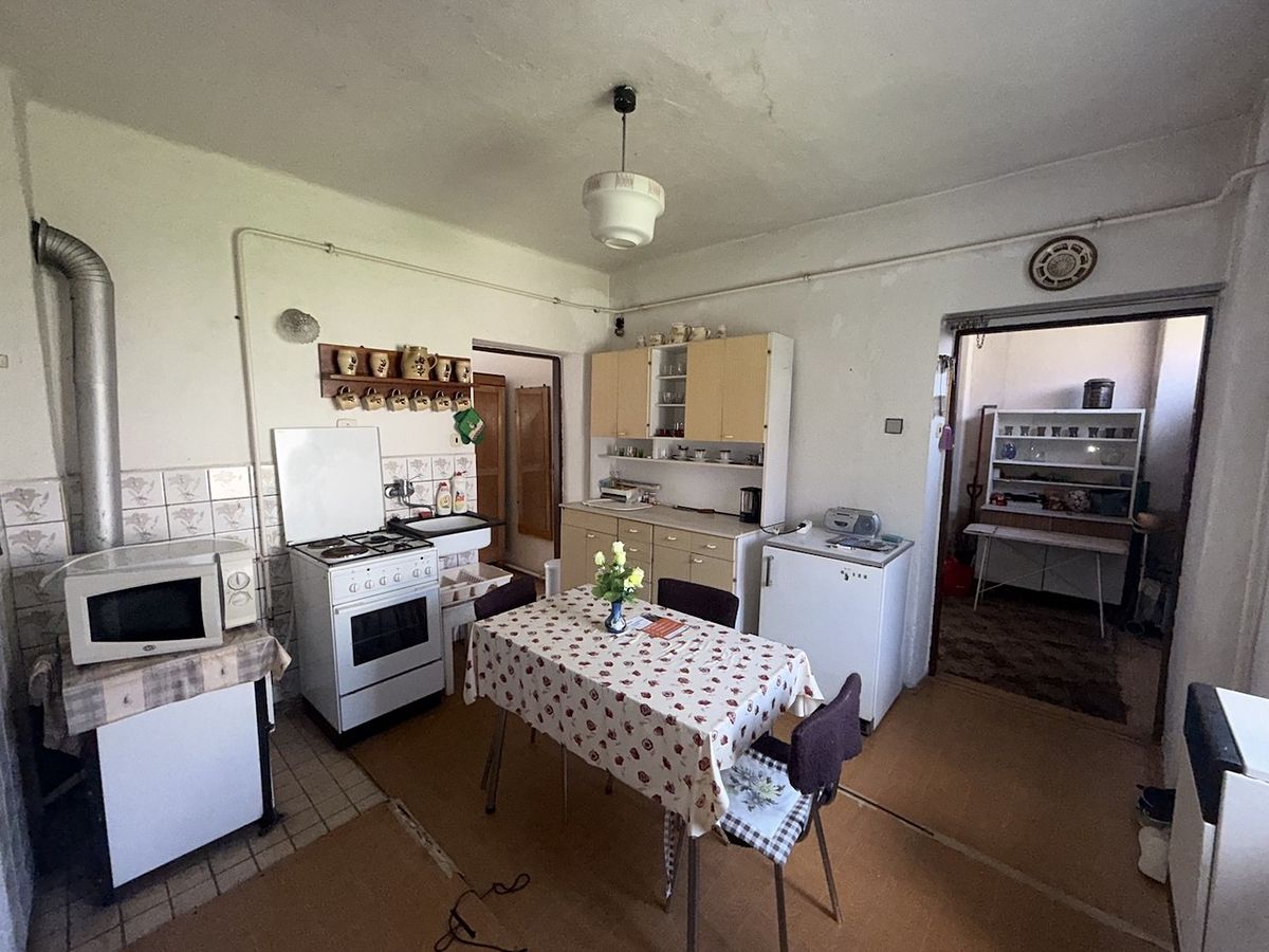 Prodej rodinného domu 86 m², pozemek 179 m² – fotografie 2