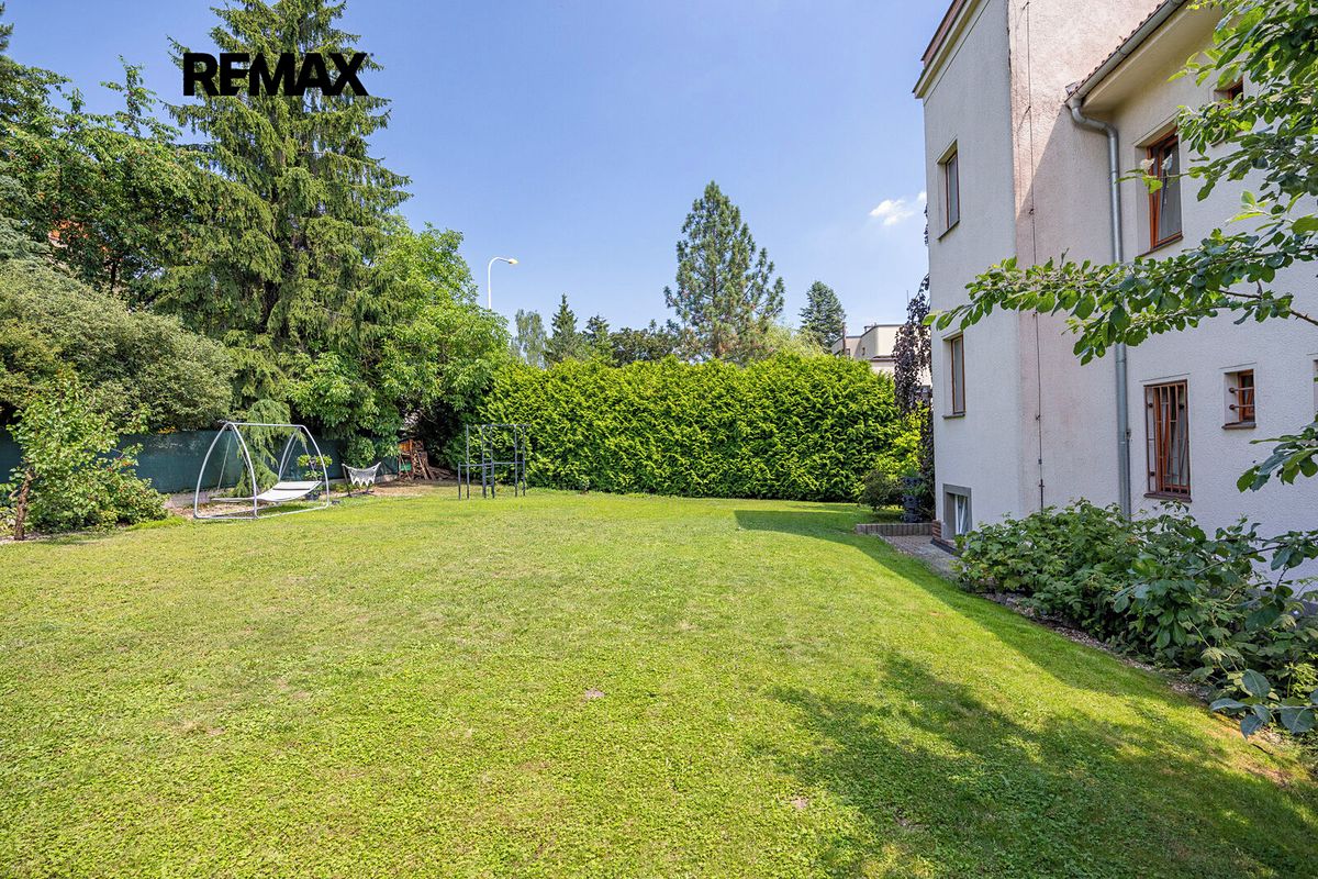 Prodej vily 400 m², pozemek 1009 m² – fotografie 5
