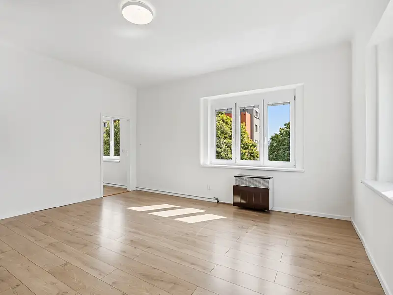 Prodej bytu 1+1 43 m², Praha – náhled fotky 2