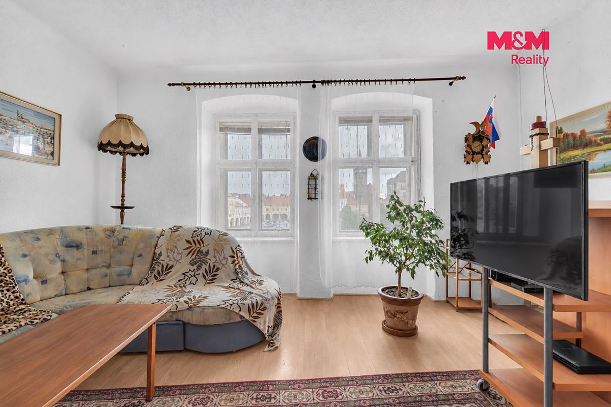 Prodej rodinného domu 917 m², pozemek 606 m² – fotografie 2