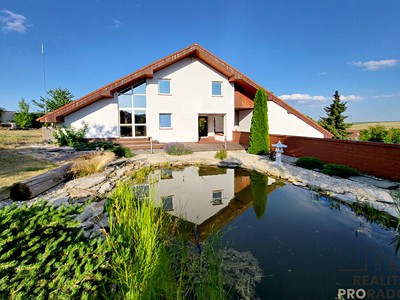 Prodej  rodinného domu 267 m², pozemek 1 999 m²